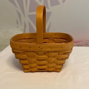 2001 Longaberger Basket.